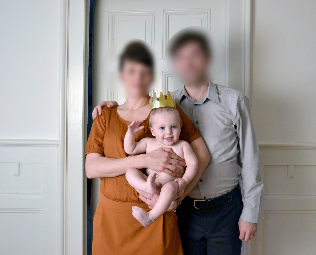 Hi Res - COSIMO TERLIZZI_ Sacra Famiglia_Lambda Print_40x50cm_2014_Courtesy Traffic Gallery